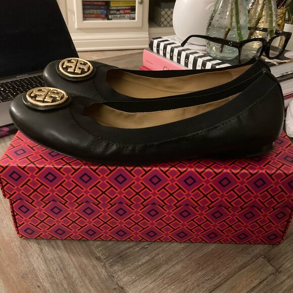 AUTHENTIC Tory Burch Caroline 2 Ballet Flats - Picture 3 of 4